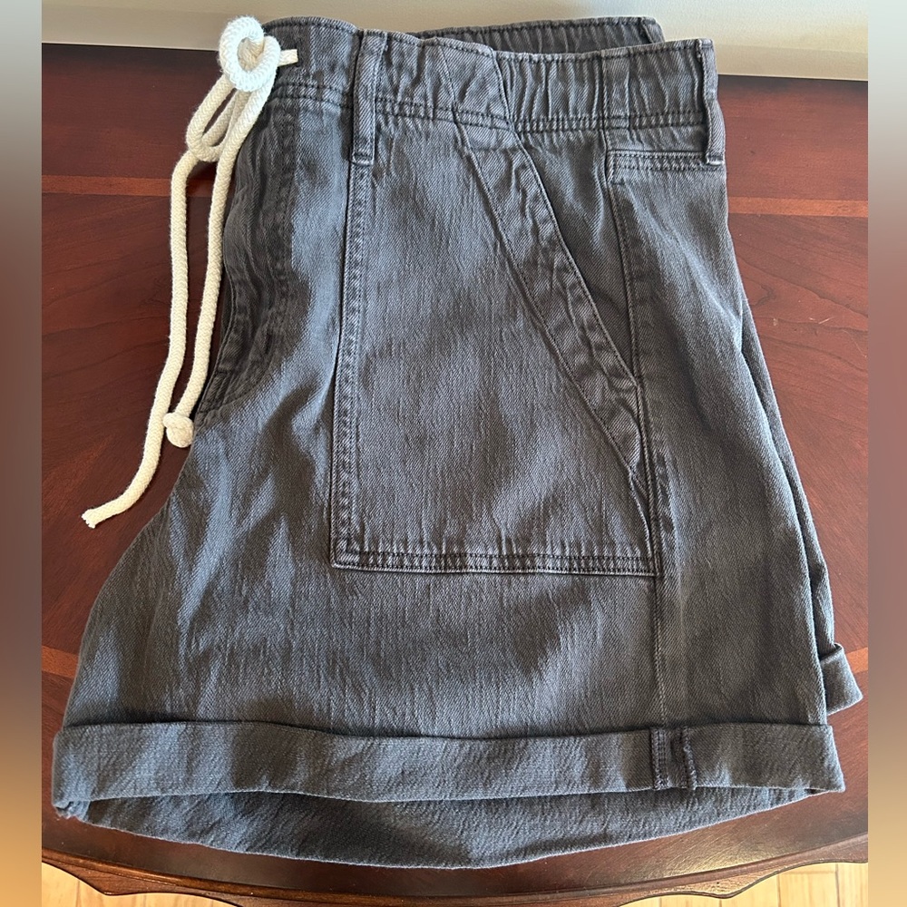 NWOT American Eagle Casual Shorts with Drawstring and Elastic Back Waist